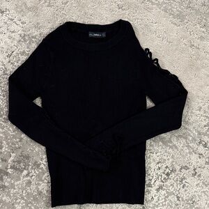 Zara Elegant Black Crew Neck Sweater